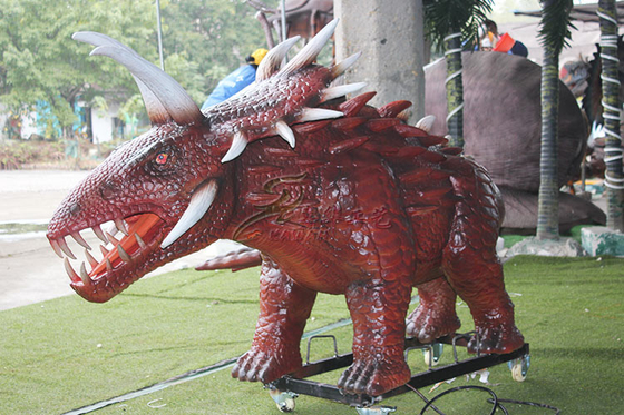 Çocuklar İçin Açık Hava Eğlence Gerçekçi Animatronic Dinozor Triceratops