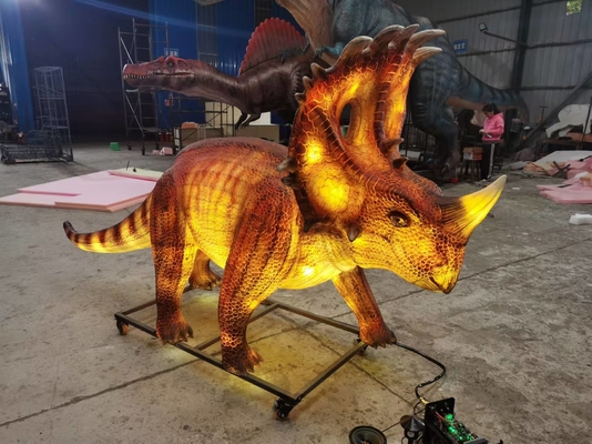 Good price Su geçirmez Gerçekçi Animatronik Dinozor Parlak Fener Dinozor Sinoceratops çevrimiçi